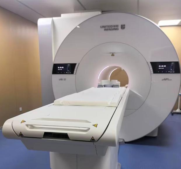 对于5.0T核磁共振，很多人都以为很厉害了，但目前中国最先进的核磁共振是7.0T