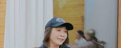 刘嘉玲说王家卫不是难搞，是真懂戏。《繁花》一集拍三个月，胡歌说像修行。镜头不