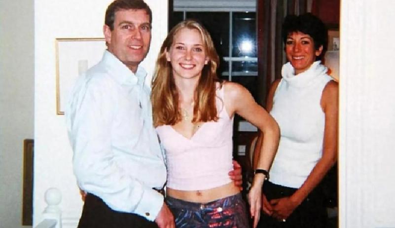 快讯！快讯！。英国王室突然宣布了撤销安德鲁的军事头衔与王室赞助，停止其公共