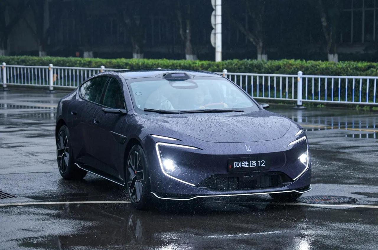 新款阿维塔12的硬核配置终于实锤了。根据工信部第403批公告和王辉公布的细节，这