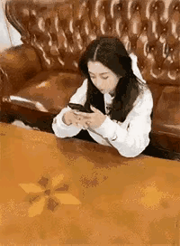 还是有点脑子的[呲牙笑]