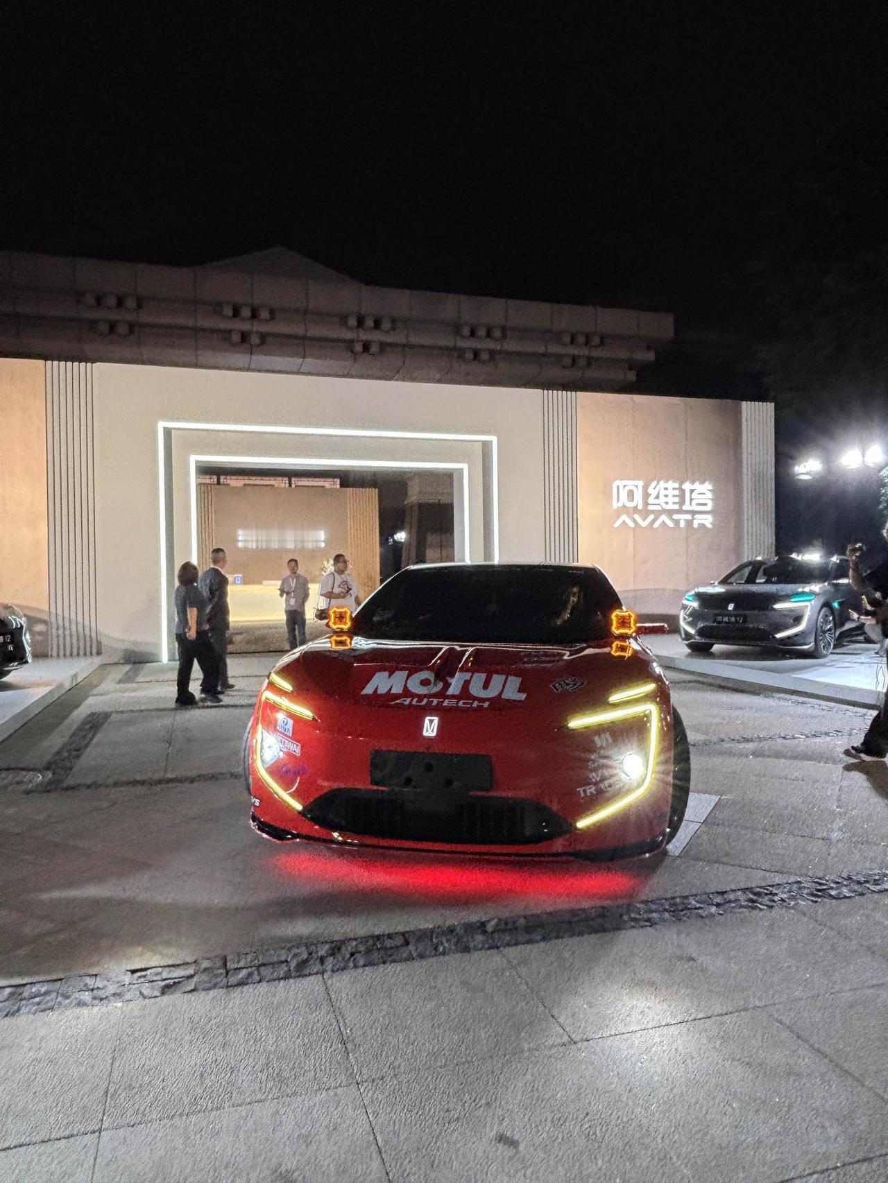 今晚阿维塔双管齐下重磅上新，直接引爆车圈！新阿维塔12正式上市29.39万起，阿