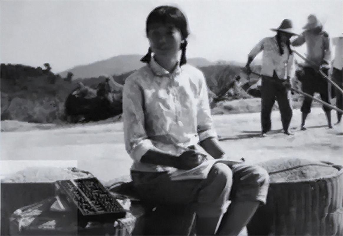 1977年，32岁女知青刘琦返城无望，嫁给一位农民。新婚之夜，她对丈夫说：“你对