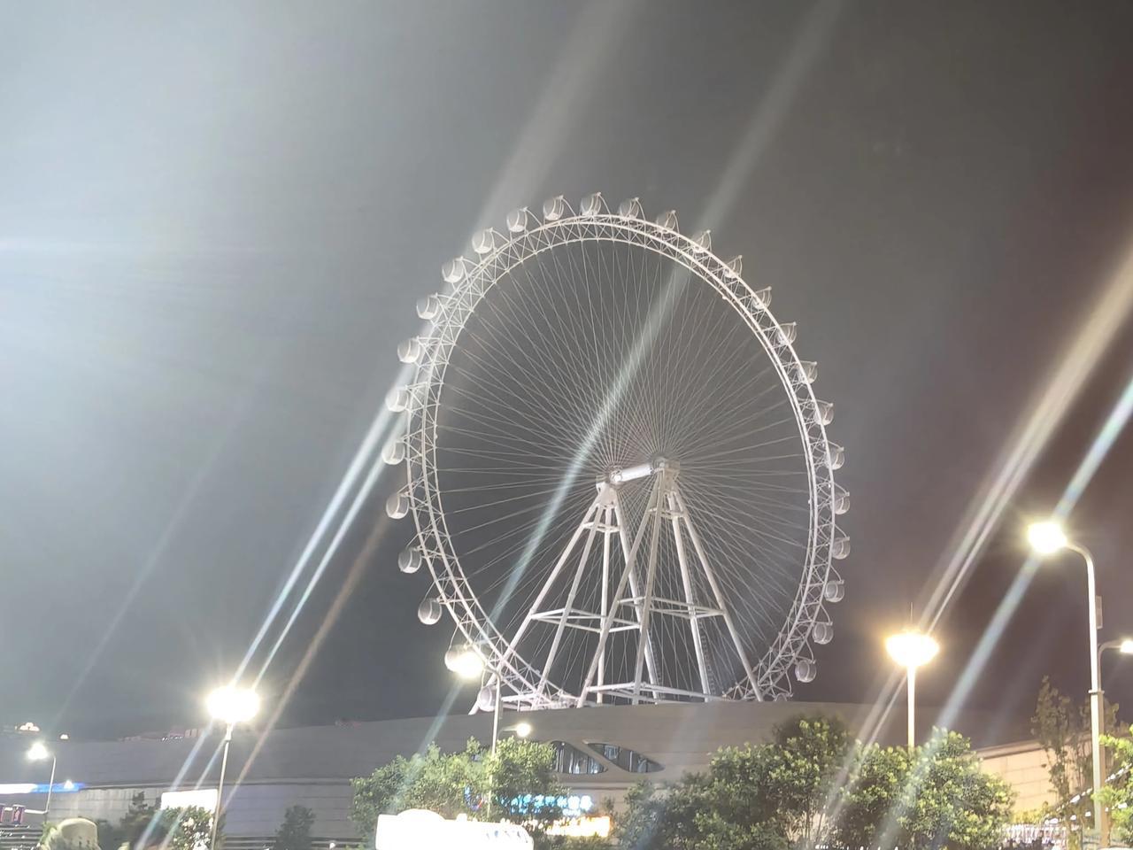 高层住宅维护成本真不是一般的高。就说香港大火暴露出的问题，六层以上楼房30年后还