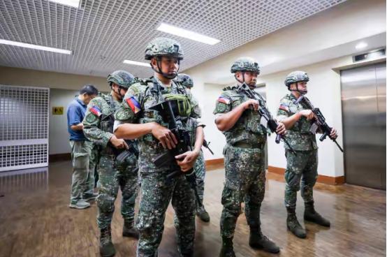 小马科斯这下玩脱了！本想借着国际刑事法院的逮捕令一举铲除杜特尔特势力，没想到参议