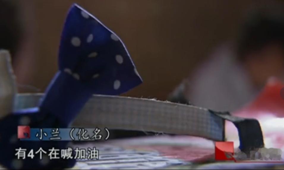 贵州，一男生表白失败，怒上心头，就把女生拖进20多人的男生宿舍，连续有五名男生与