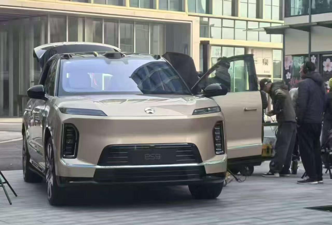 蔚来ES9长这样变得更方正、更有气势了看小道消息，ES9要走量会是ES8