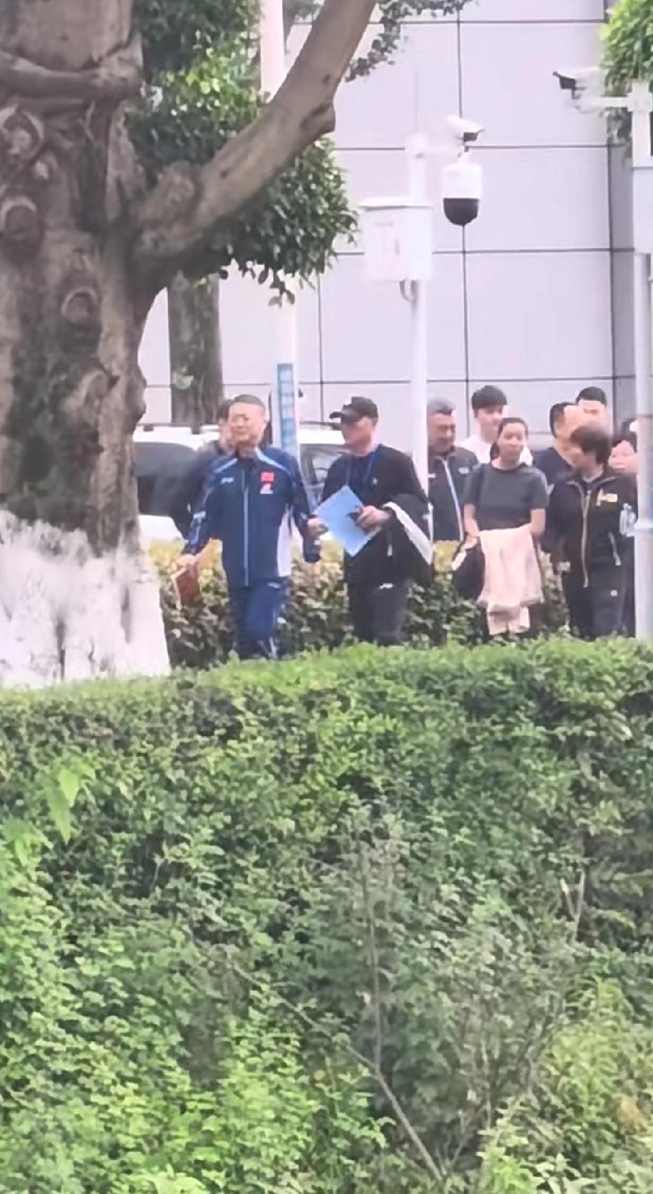 刷到国乒教练团成都开会路透！这阵仗，全是重视！刷到国乒教练团在成都开会的路