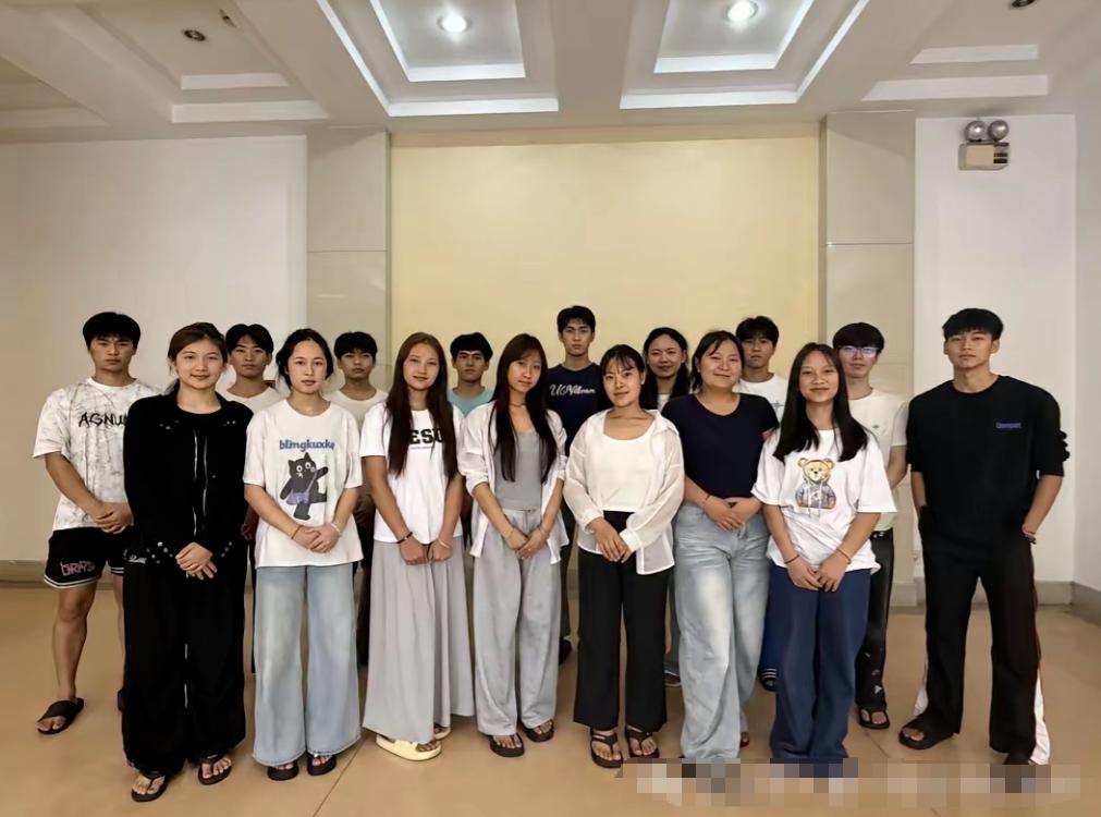 缅北果敢56名公费师范生毕业等待分配！果敢那边挑了56个娃，送到云南的院校念