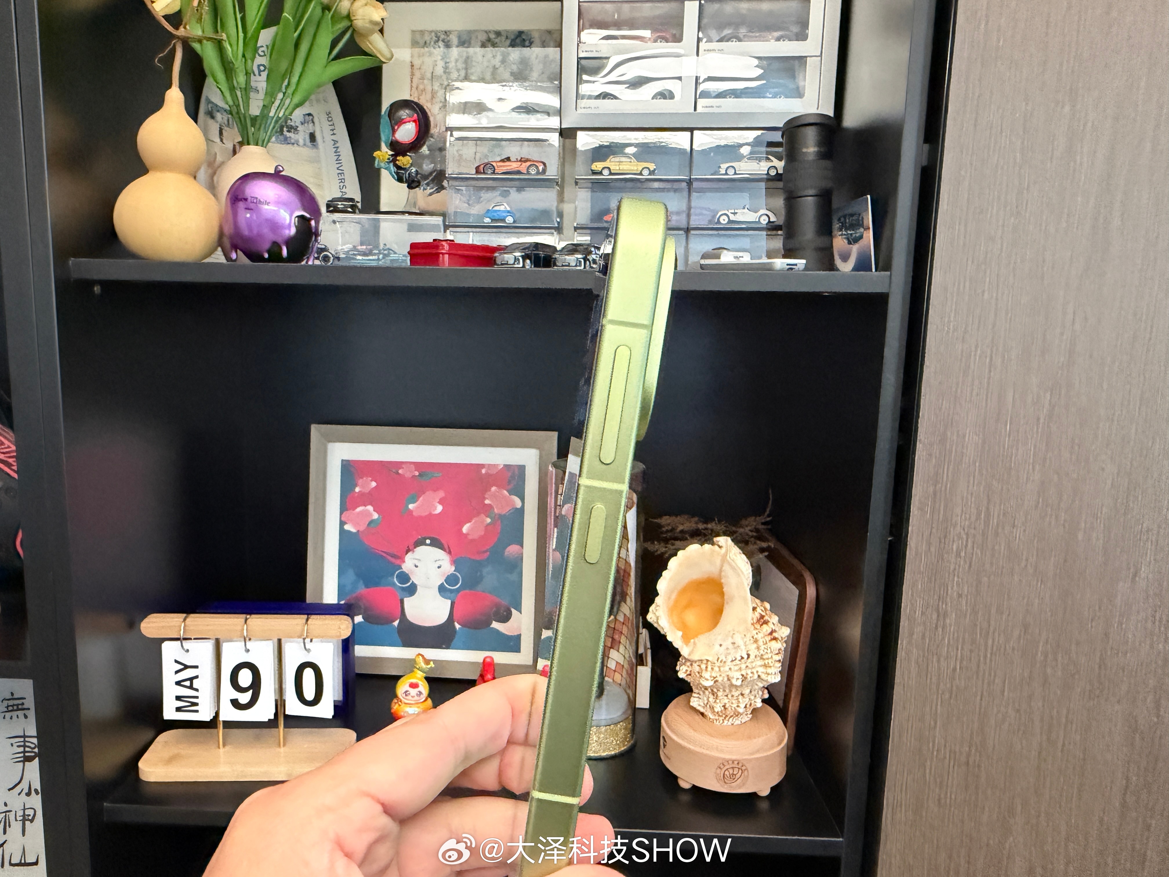 回京先拆个小而美的一加15T，手感真是绝了，这个绿色调的我很喜欢