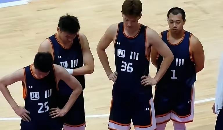 胡金秋太让人感到惋惜了，一世英名毁于一次全运会。他那么一个那么老实本分的人如今