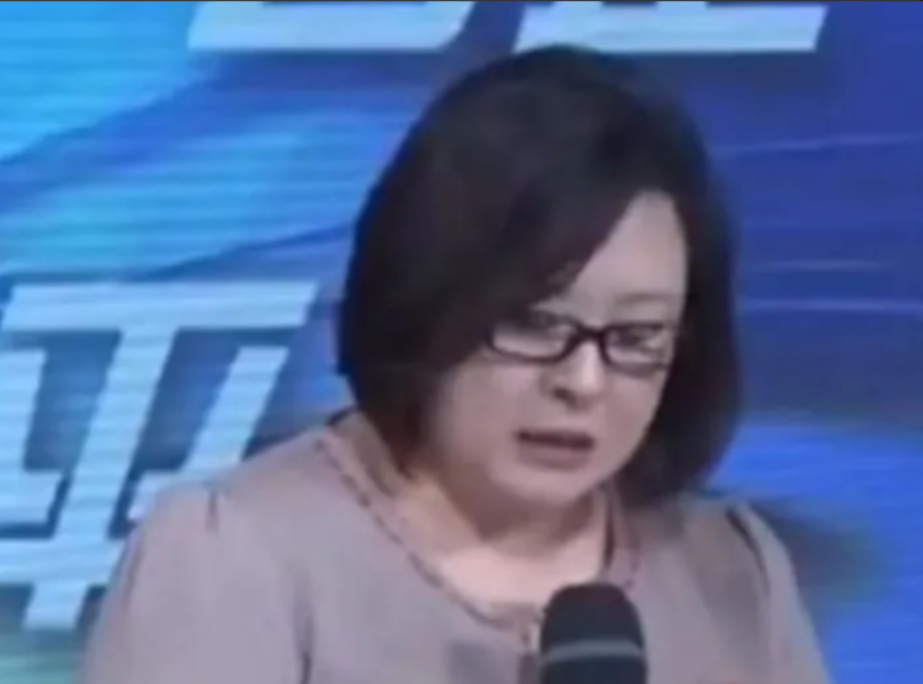北京，一女子为上学把户口迁到北京大伯名下，没想到，几年后大伯家拆迁，因多了女子一