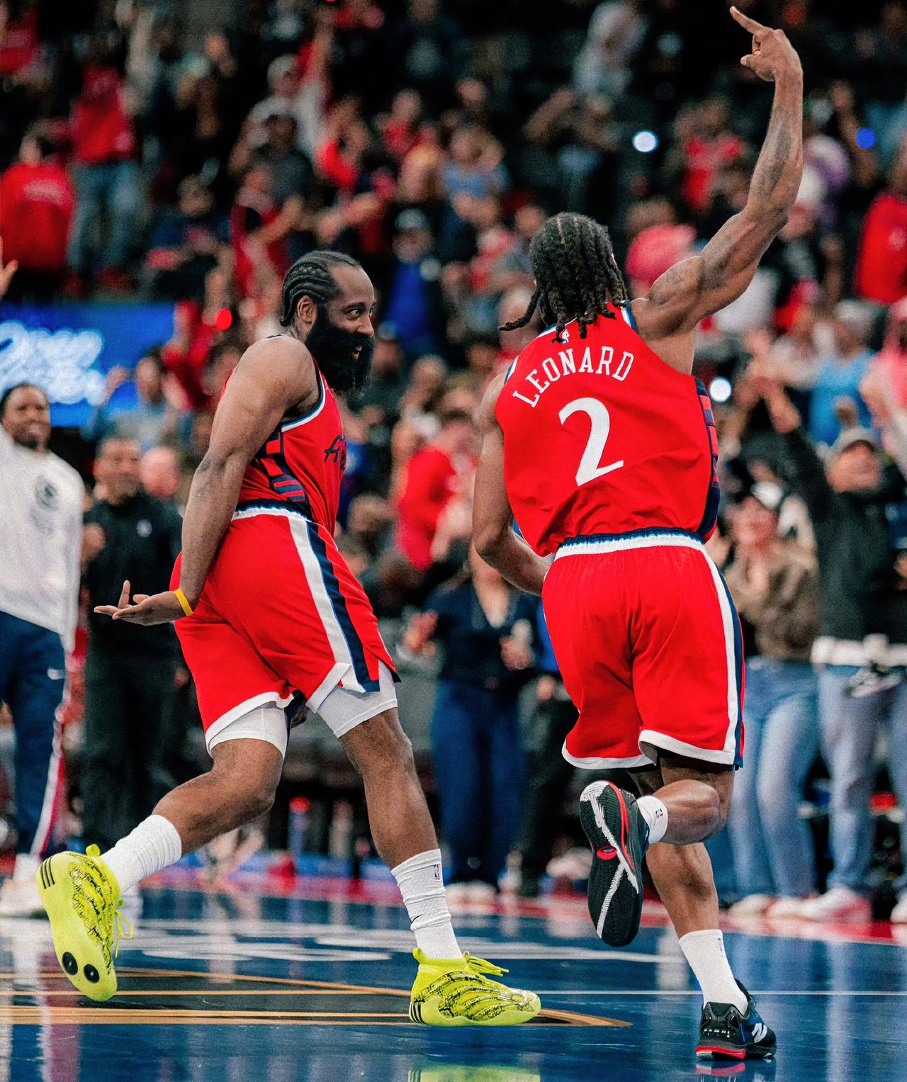 小卡：致命失误与致命球都是你，这次绝杀球，看能否找回打球的乐趣？？？哈登：牛马