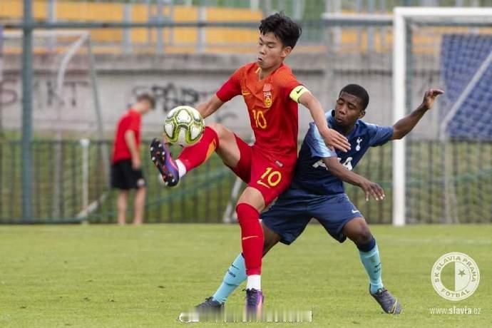 留洋今日今天是何小珂的22岁生日何小珂，前锋、边锋，出自，U14至U16时期