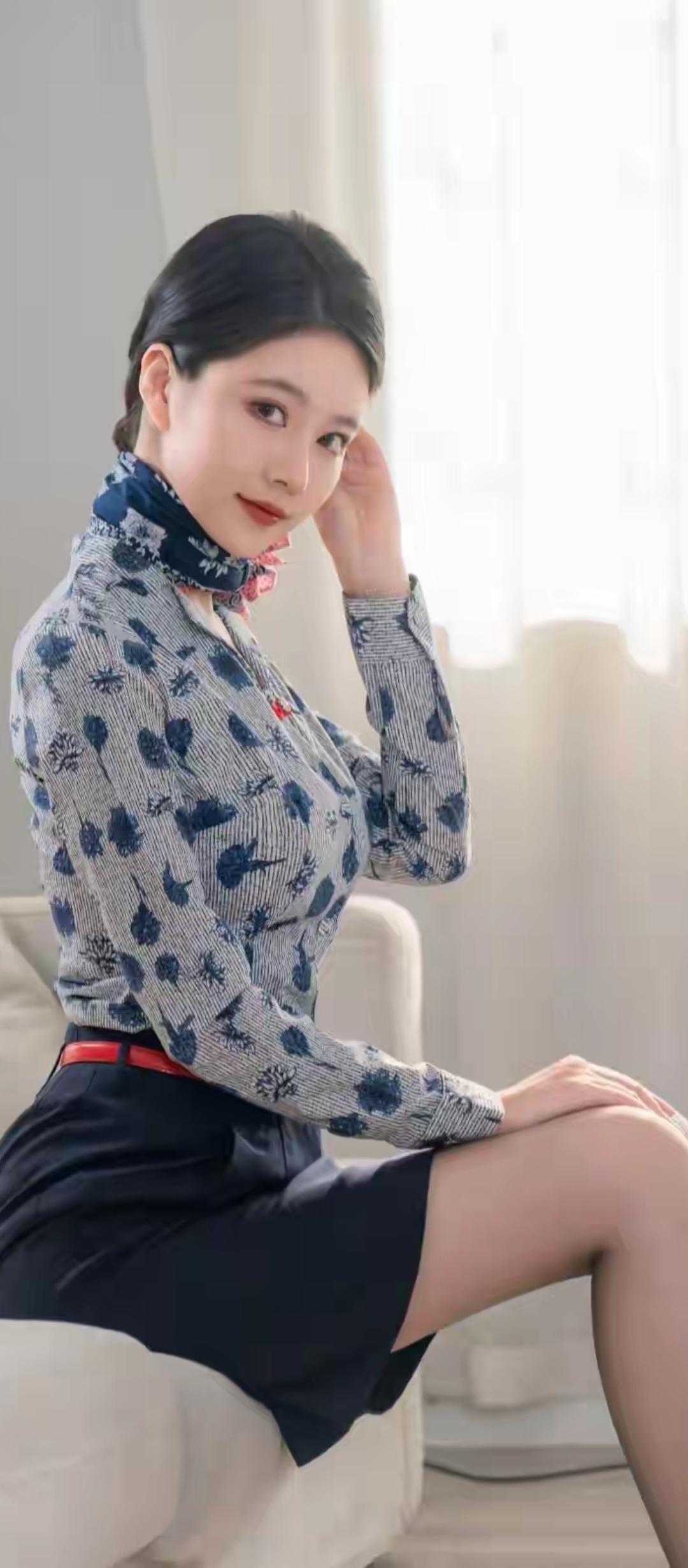 优雅空姐风穿搭，简约而不失气质！