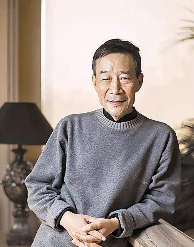 李雪健悼念朱媛媛恐怕除了搭档情更多的还是感同身受吧同样是抗癌，李雪健有鼻咽癌