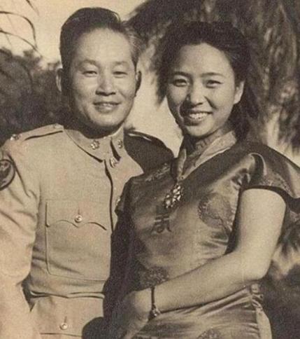 1951年，孙立人脱了衣服上床睡觉，习惯性地搂住老婆，却发现手感不对劲，他一怔，