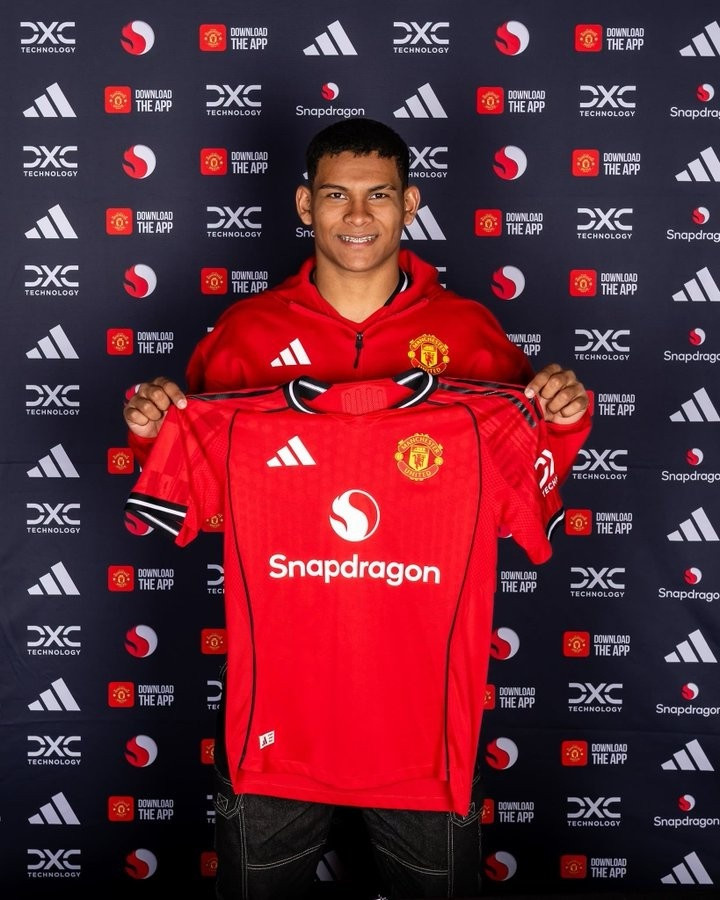 曼联U21主帅: 迭戈-莱昂展现出不俗潜力, 我们会尽快让他踢满全场