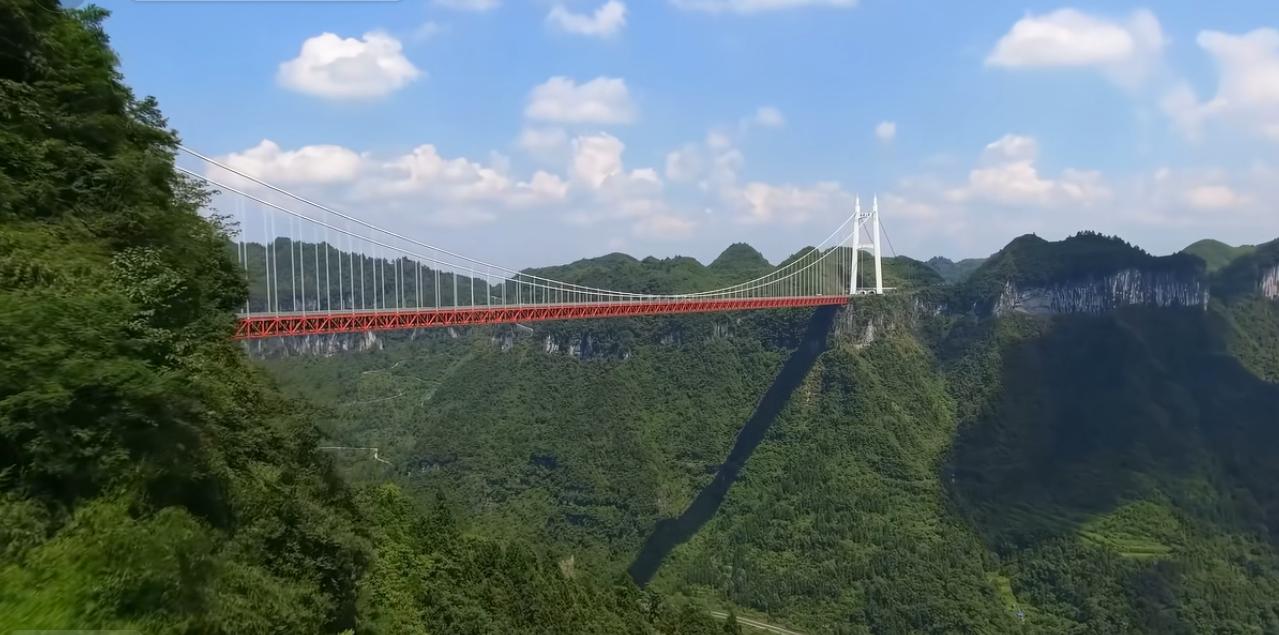 很多人说中国今天的成就全靠老百姓勤劳，这话真的只说对了一半！全世界普通人都在拼命