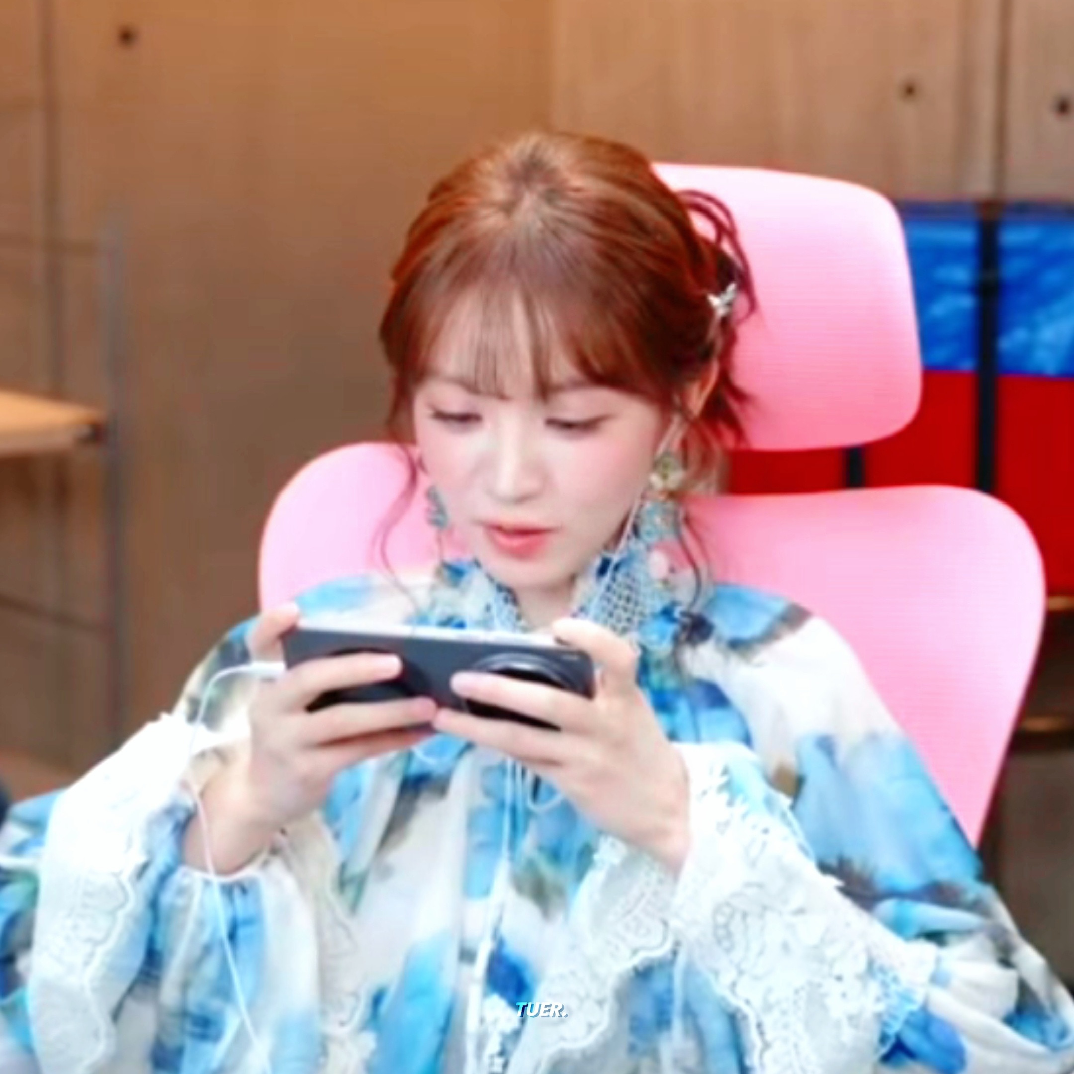 点开live收听碳纤维叫妈咪……🥺