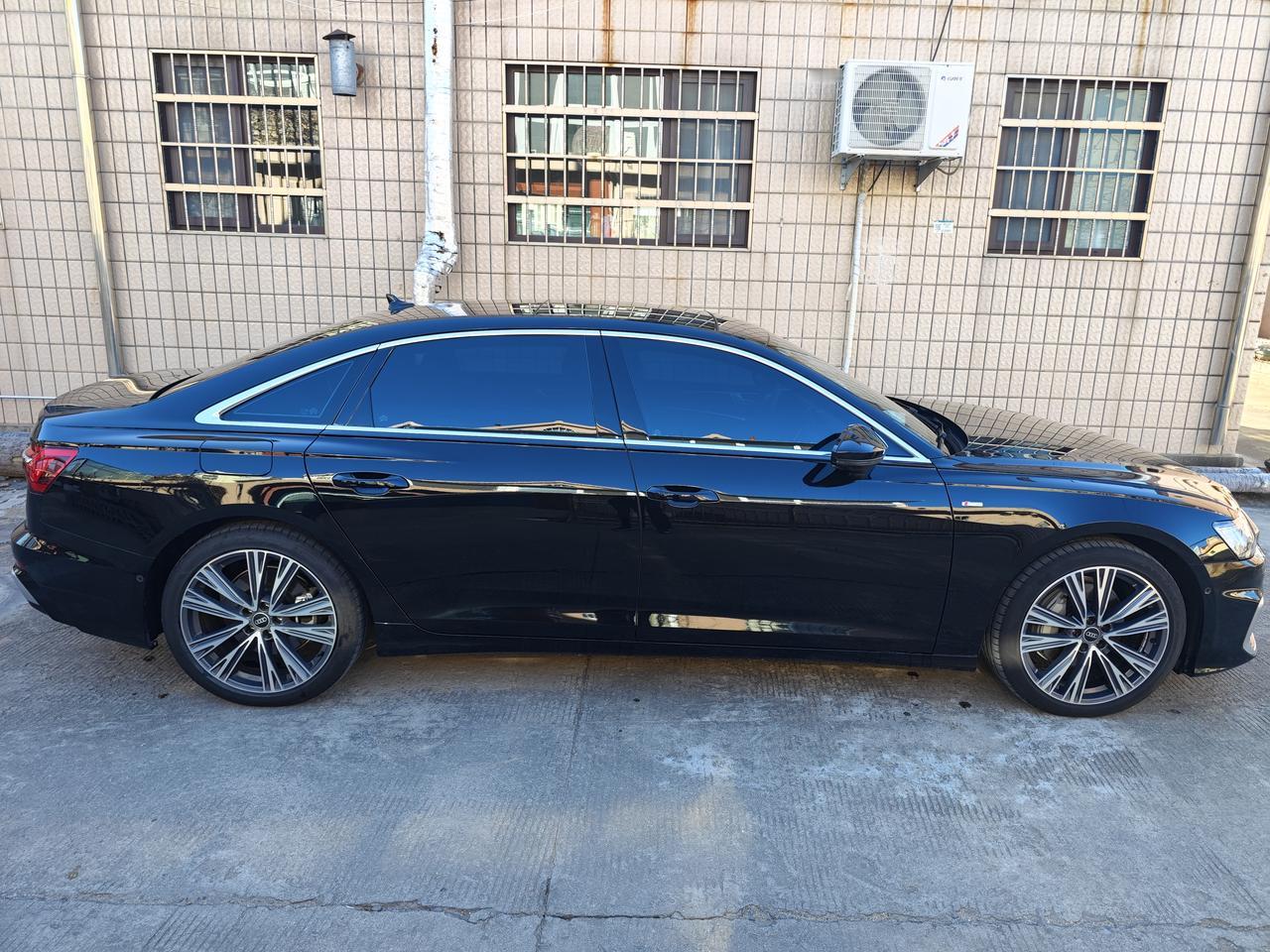 为了图省事，这次保养直接在周边的某虎养车进行的保养，用的中等价位的机油机滤，再加