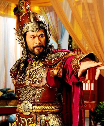 安禄山造反后，唐玄宗将在长安的安禄山长子安庆宗斩首。安禄山大怒，在攻占长安后，把