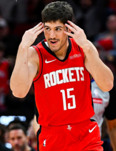 谢泼德其实最适合他的是分卫，他不是不会传球和控场，只是他传球准确率和控运水平没那