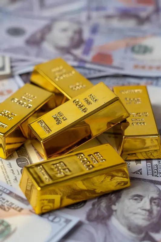 通胀预期下，大家总觉得黄金是保值的优质选择。之前美关税政策引发市场恐慌，黄金就成