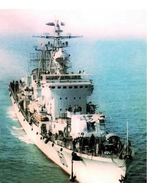 1978年，一海军干部因不满被撤职，愤怒之下炸毁“广州号”驱逐舰，舰上134多名