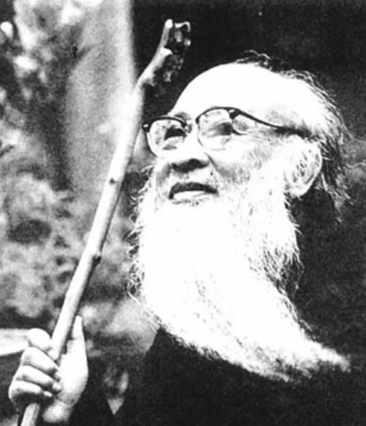 张大千先生评价女人有名言：一等女人肥白高，二等女人麻酥妖，三等女人野傲娇，四等女