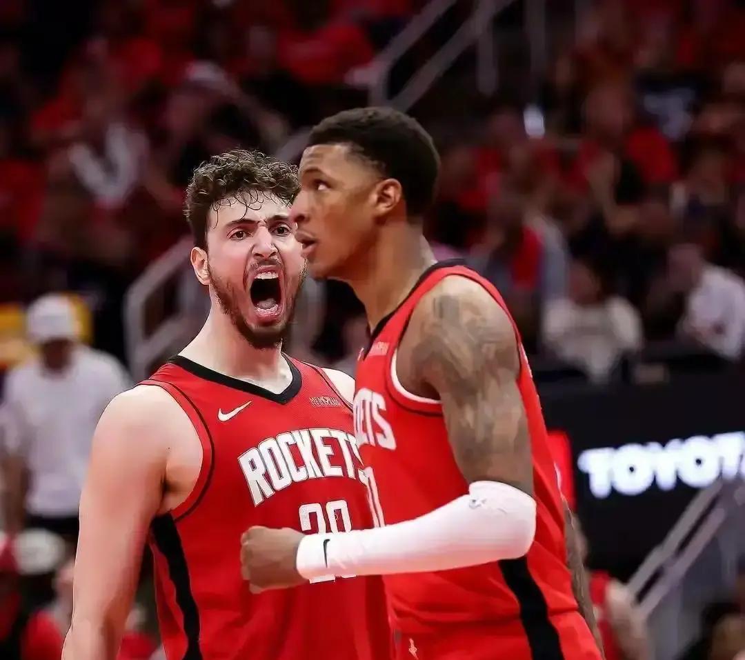 火箭把3号秀摆上货架！雄鹿还没松口，火箭已经加码：谢泼德+4首轮+2互换，