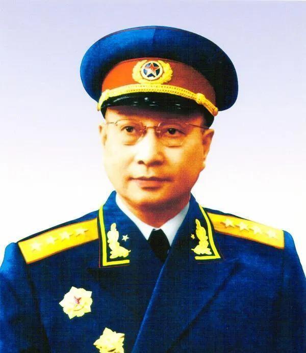 哈军工高干子弟多，学院领导表示很难管，陈赓说：我教你两条原则“院长，三系那几个