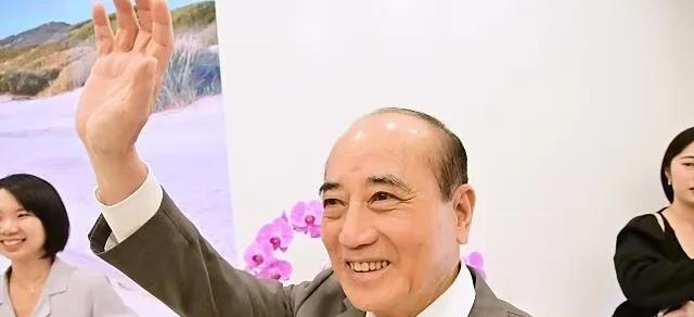 台湾省前立法机构负责人王金平今天以荣誉教授的身份到东海大学讲课，被问到近期大罢免