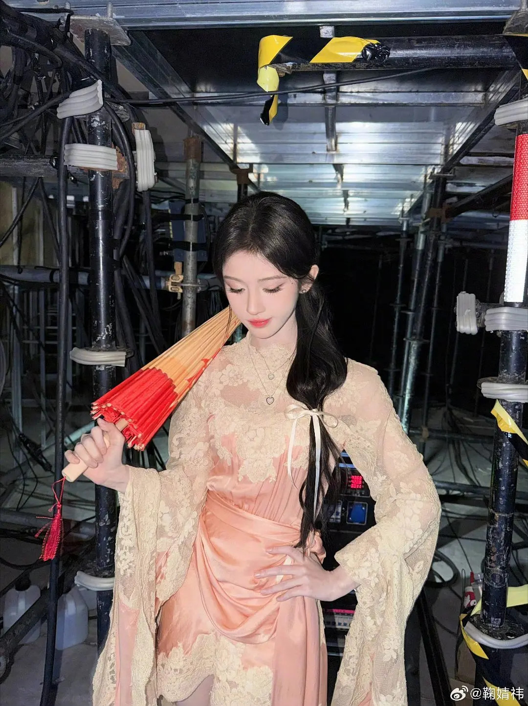 同一件衣服田曦薇和鞠婧祎谁更美