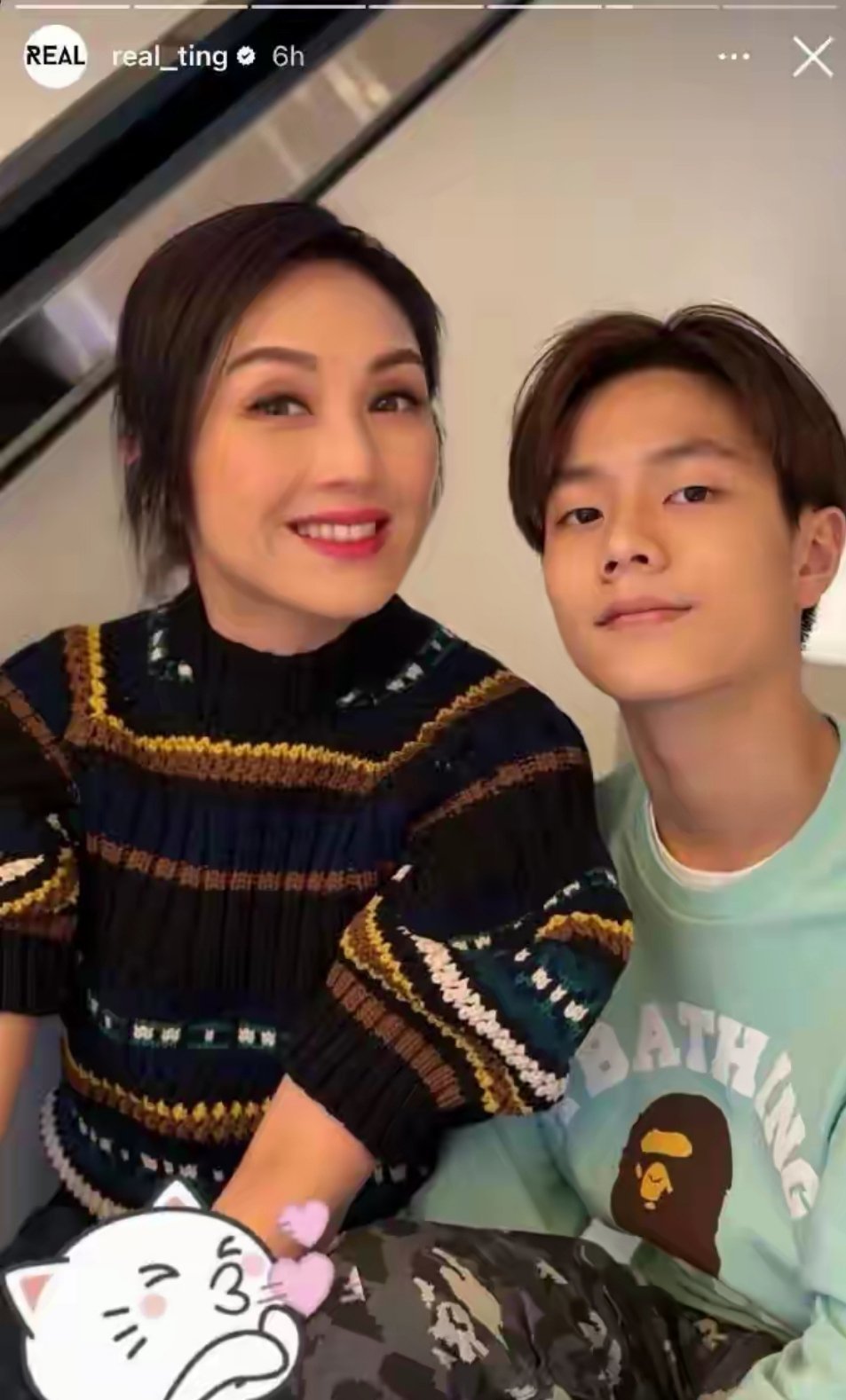 杨千嬅晒全家福，13岁儿子鼻子又高又挺，比丁子高清冷帅气