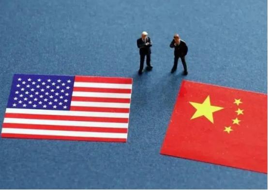 一位美籍华人表示：“自从美国用B2轰炸了伊朗之后，让中国人彻底失去了信心”。我想