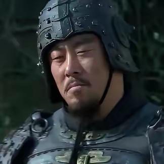 197年，曹操回到谯县老家。突然有一个壮士，带领数百剑客闯进来，曹军诸将抵挡不住