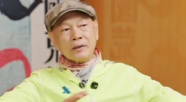 78岁香港演员罗家英近日接受媒体采访说：自己寿命还剩下不到9年，自己一直积极抗癌