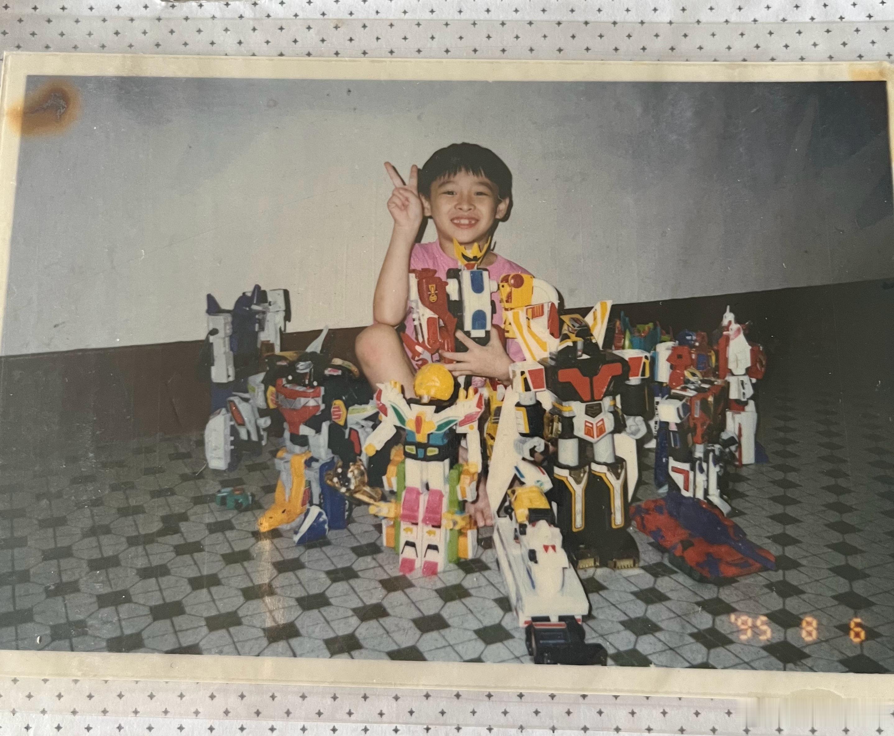 小时候的我，都几可爱啊！一眼认出吧！