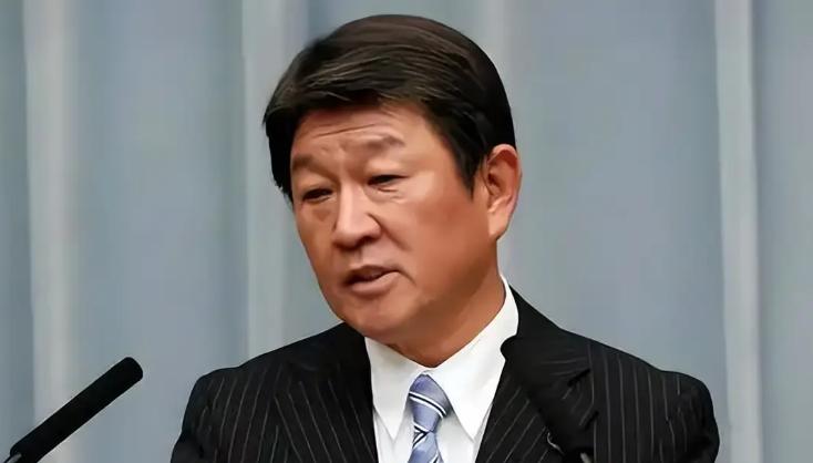 日本外相终于摊牌了，对台湾问题的最新表态，等于明着告诉中国：你家的事，我管定了。