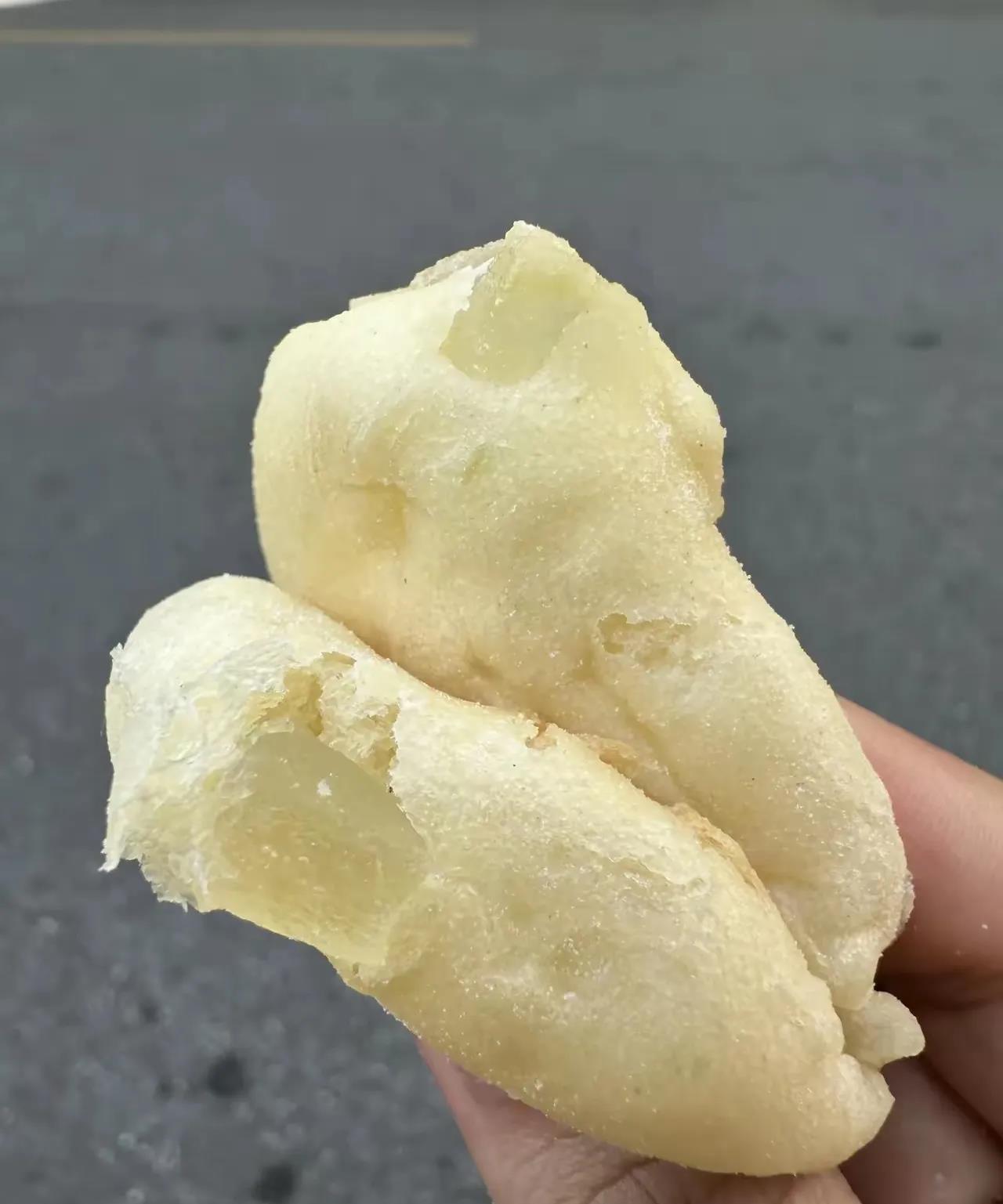 云南的朋友，这个小吃叫什么名字啊？实在是太好吃了。