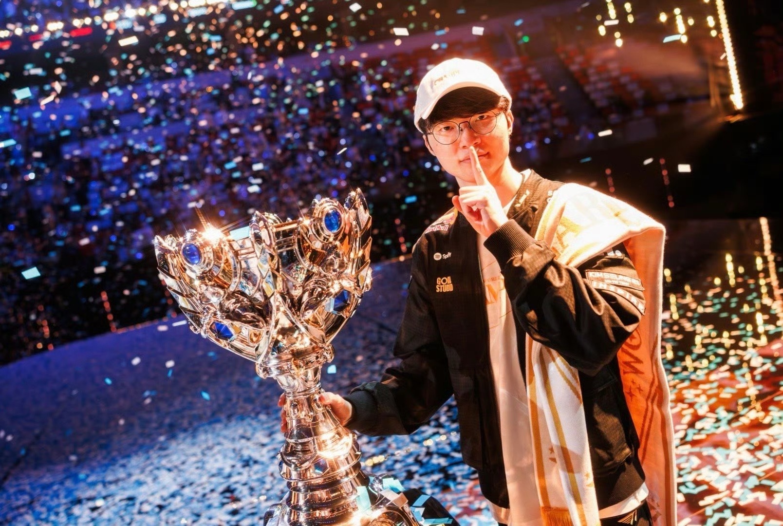 Faker和Uzi，一个六冠王，一个无冠王，没有可比性