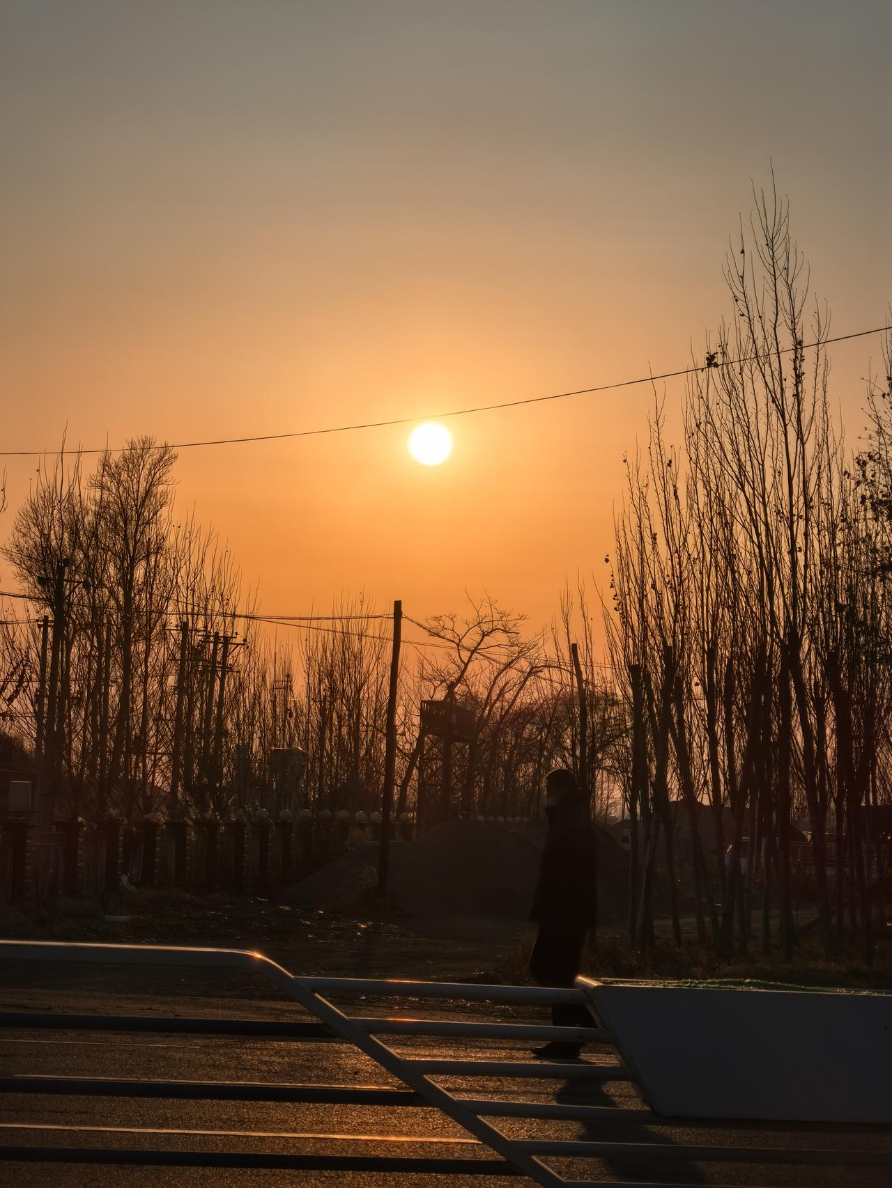 赵姨患上乳腺癌那年55岁。去北京做了乳腺癌切除术。当时她女儿在杭州工作，她没