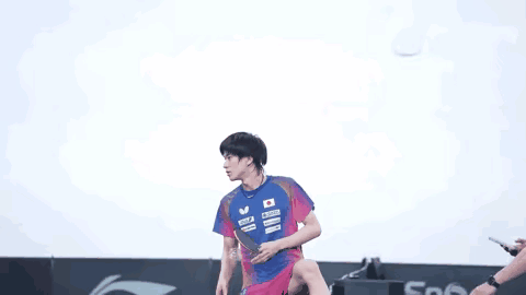 不是不管，而是王皓也接受温瑞博输给张禹珍。有人说温瑞博比完，王皓面无表情。可是