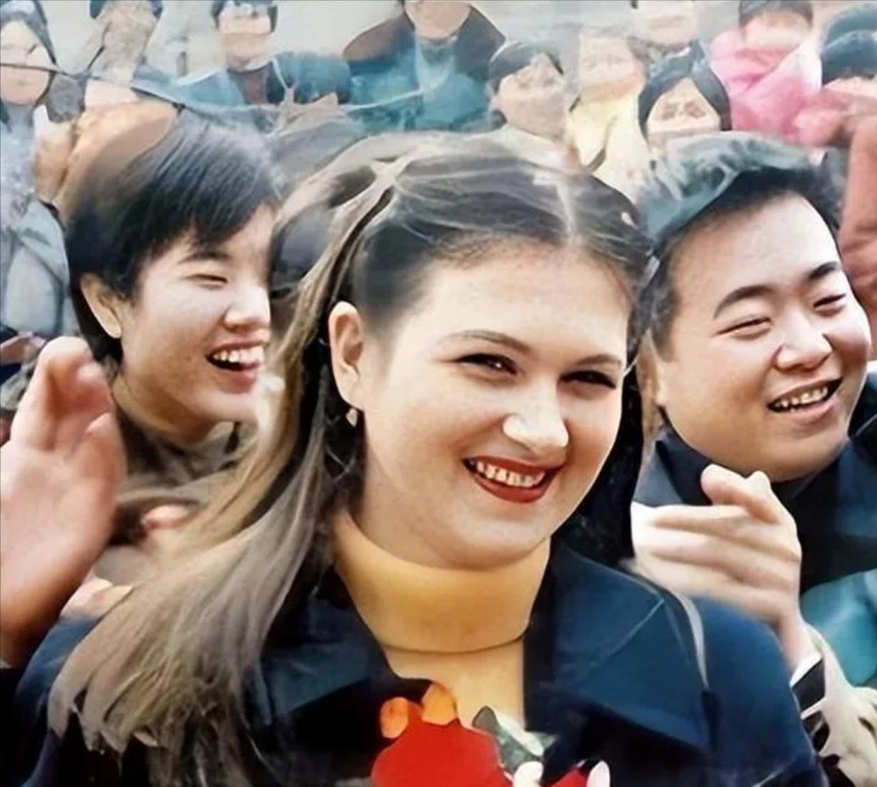 1998年，23岁乌克兰女子，远嫁给河南穷小伙，婚姻8年生下3个儿子，都上了乌克