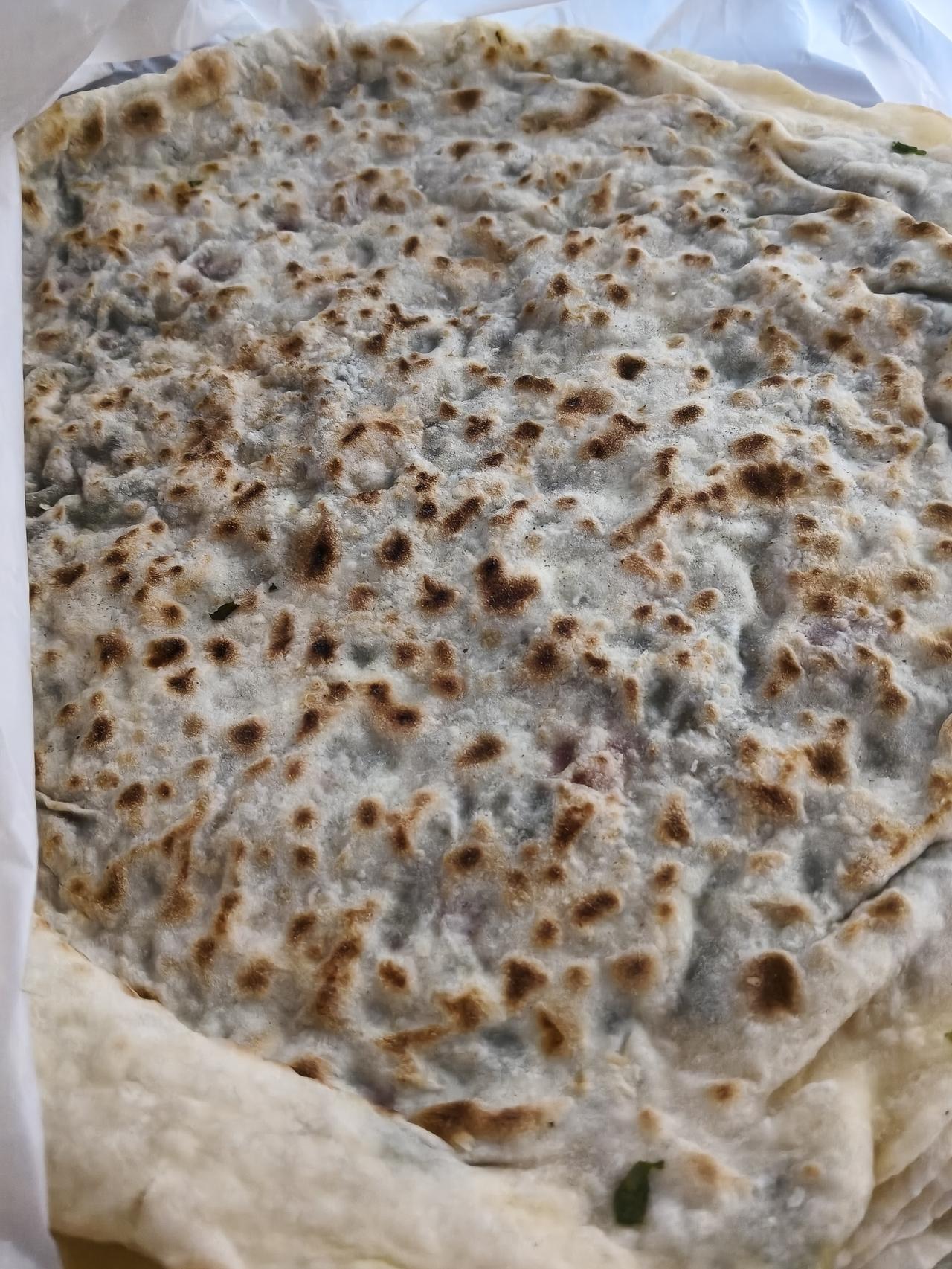 我超赞成男人也应该做饭！以前总觉得厨房是女人的“专属领地”，但现在观念得改改了。