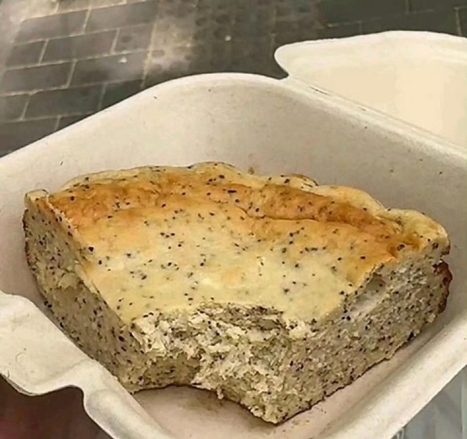 店主直接把小蛋糕的成本都写上了。。。我终于知道为什么蛋糕很贵了