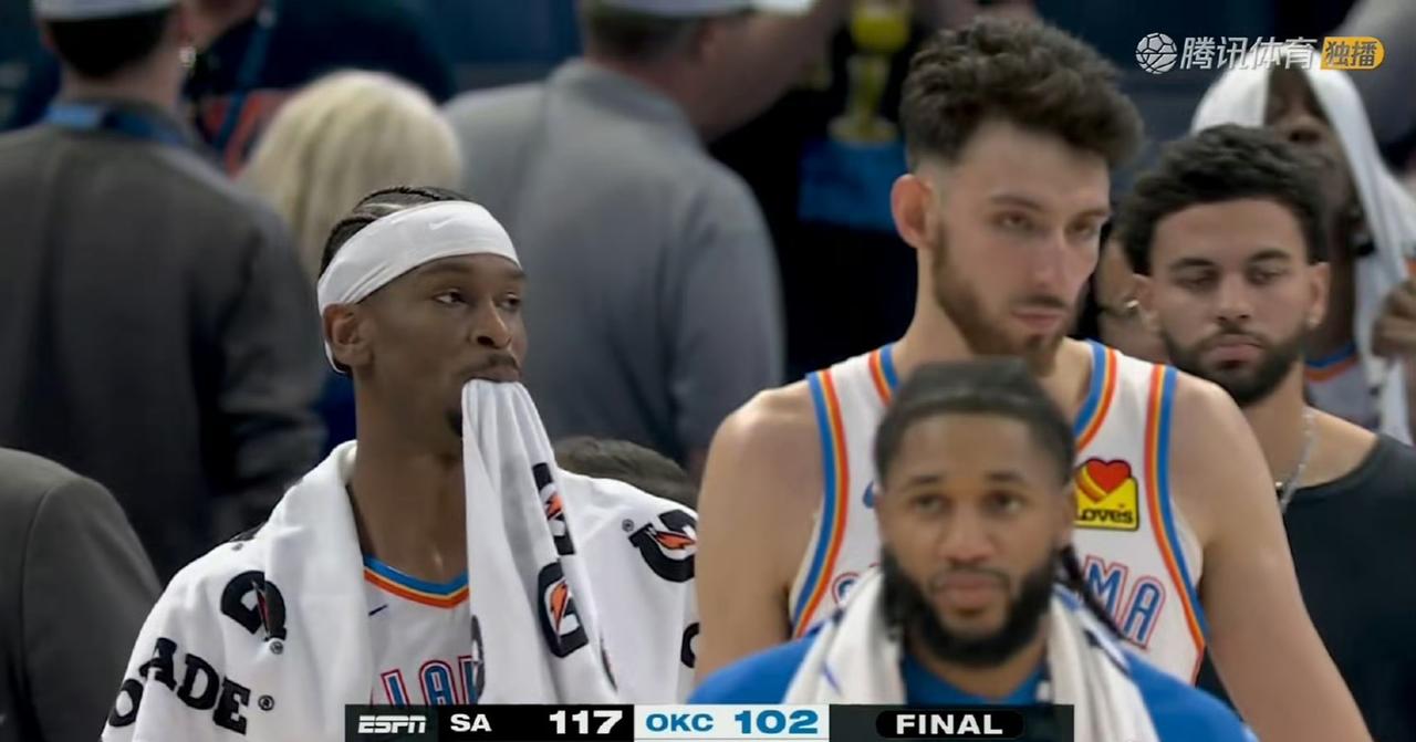 马刺半个月三胜雷霆，文班亚马三场全替补。全NBA打不过雷霆，雷霆打不过马刺，而马