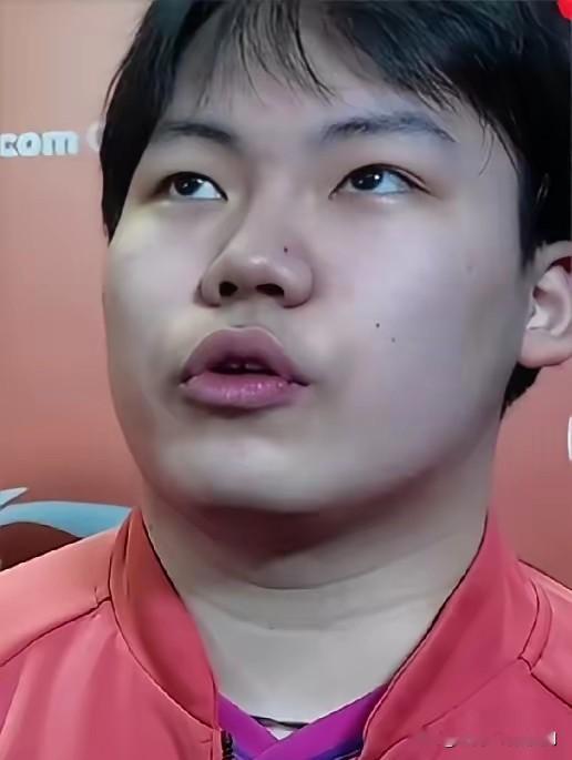 松岛辉空现在估计肠子都悔青了！他后悔的不是输掉比赛，也不是错失赛点，而是明明触