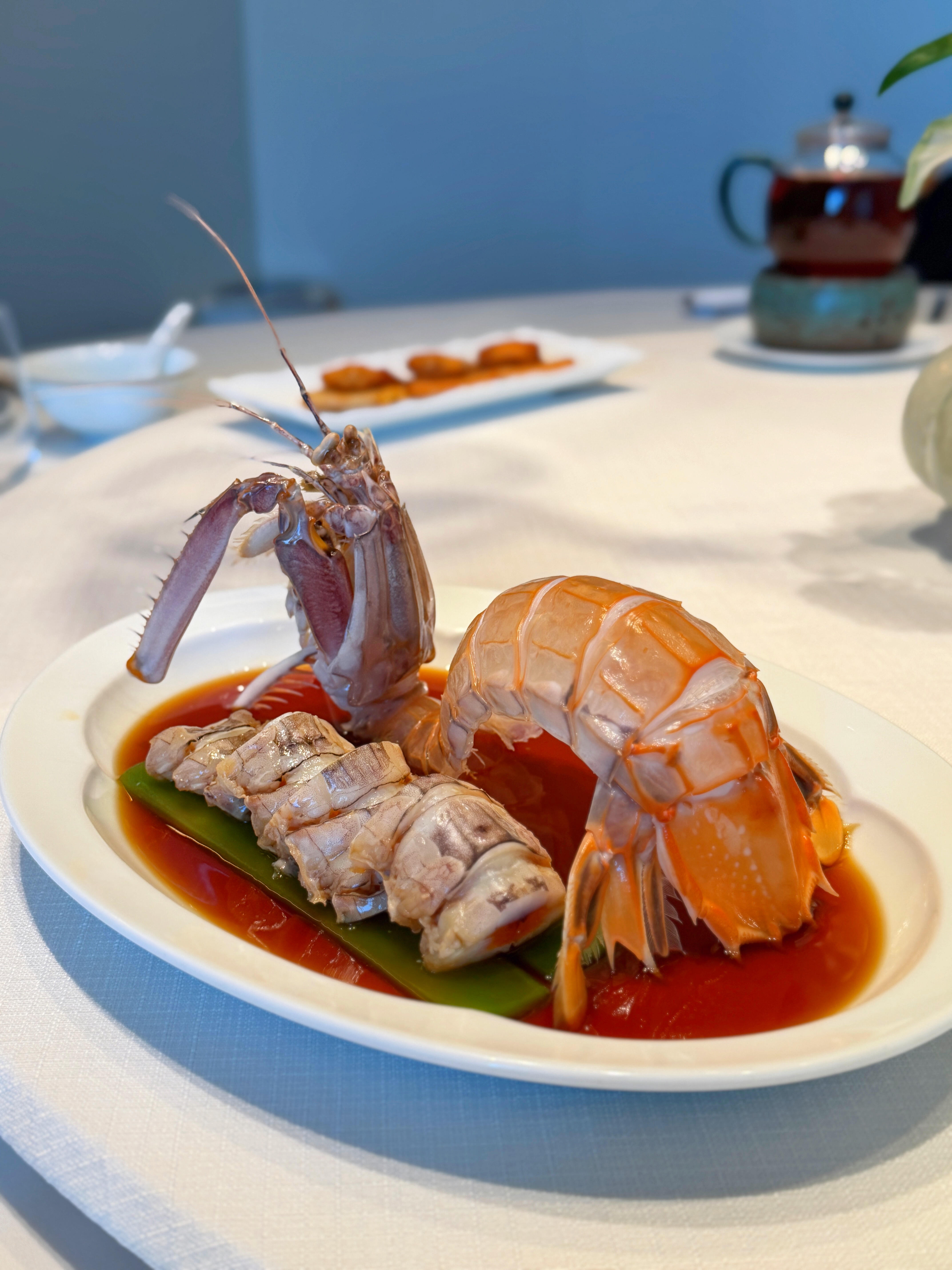 说实话新荣记这几年基本没什么进步，菜还是那几道菜，价格还是那么感人，我觉得现在离